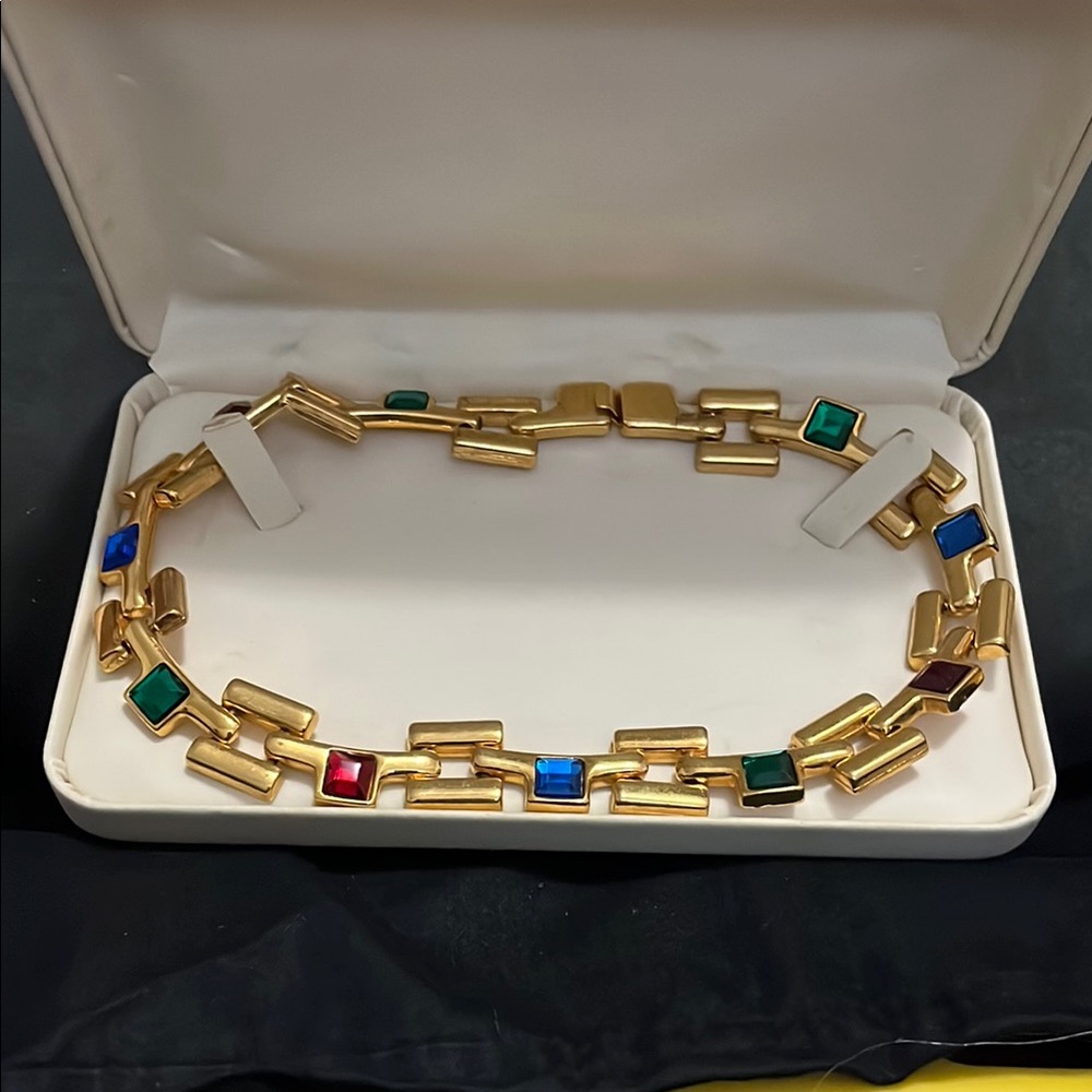 Elegant Gold Bracelet with Multicolor Accents